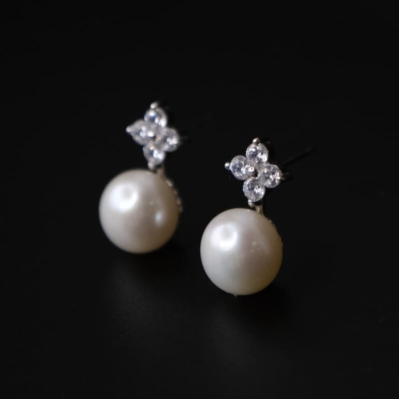 tsagaan-tom-eeneg Том Цагаан Сувдан Ээмэг - Image 2