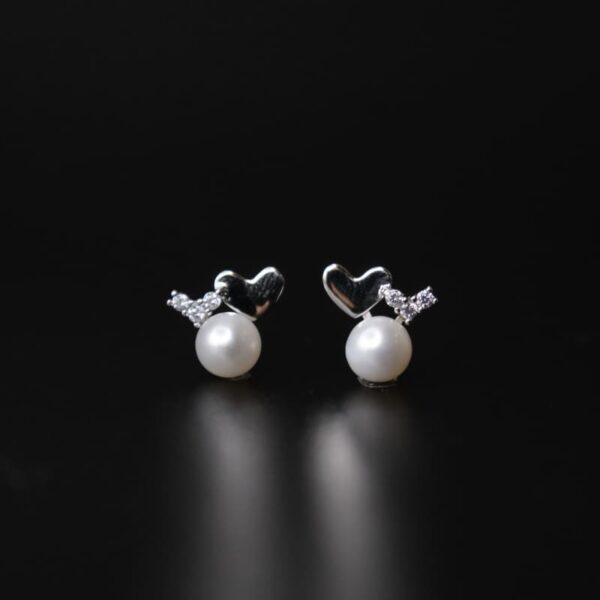 Зүрхэн хэлбэртэй сувдан загвар