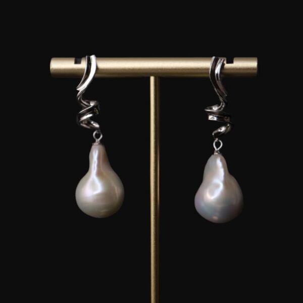 байгалийн зэрлэг сувдан мөнгөн ээмэг