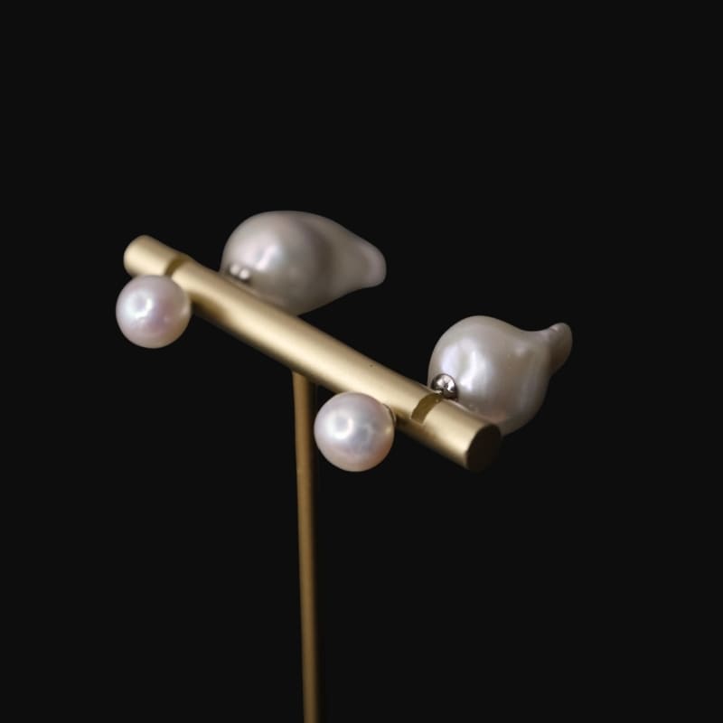 dior-baraque-eemeg2 DIOR - Зэрлэг Сувдан Ээмэг - Image 4