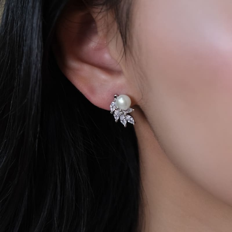 23suvdan-eemeg-model-omiomi-suvdan-eemeg-model Lumière - Сувдан Ээмэг - Image 2