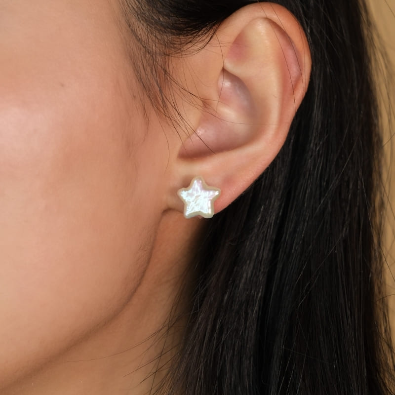 56omi-suvdan-eemeg-model Од - Зэрлэг Сувдан Ээмэг (Шигтэгдэг) - Image 2